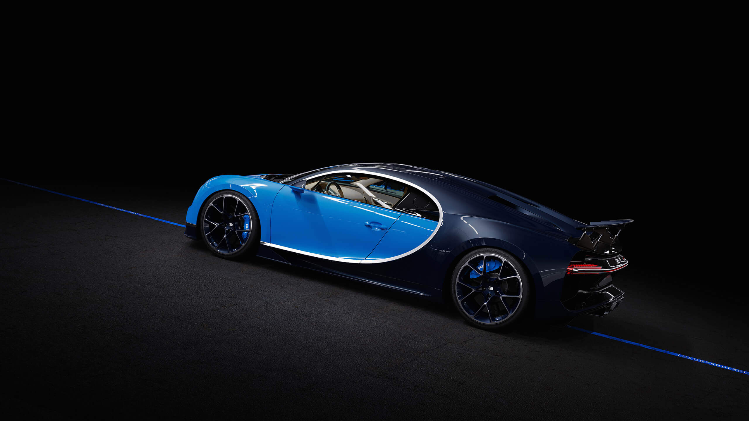 Buy a beautiful Bugatti Chiron in blue