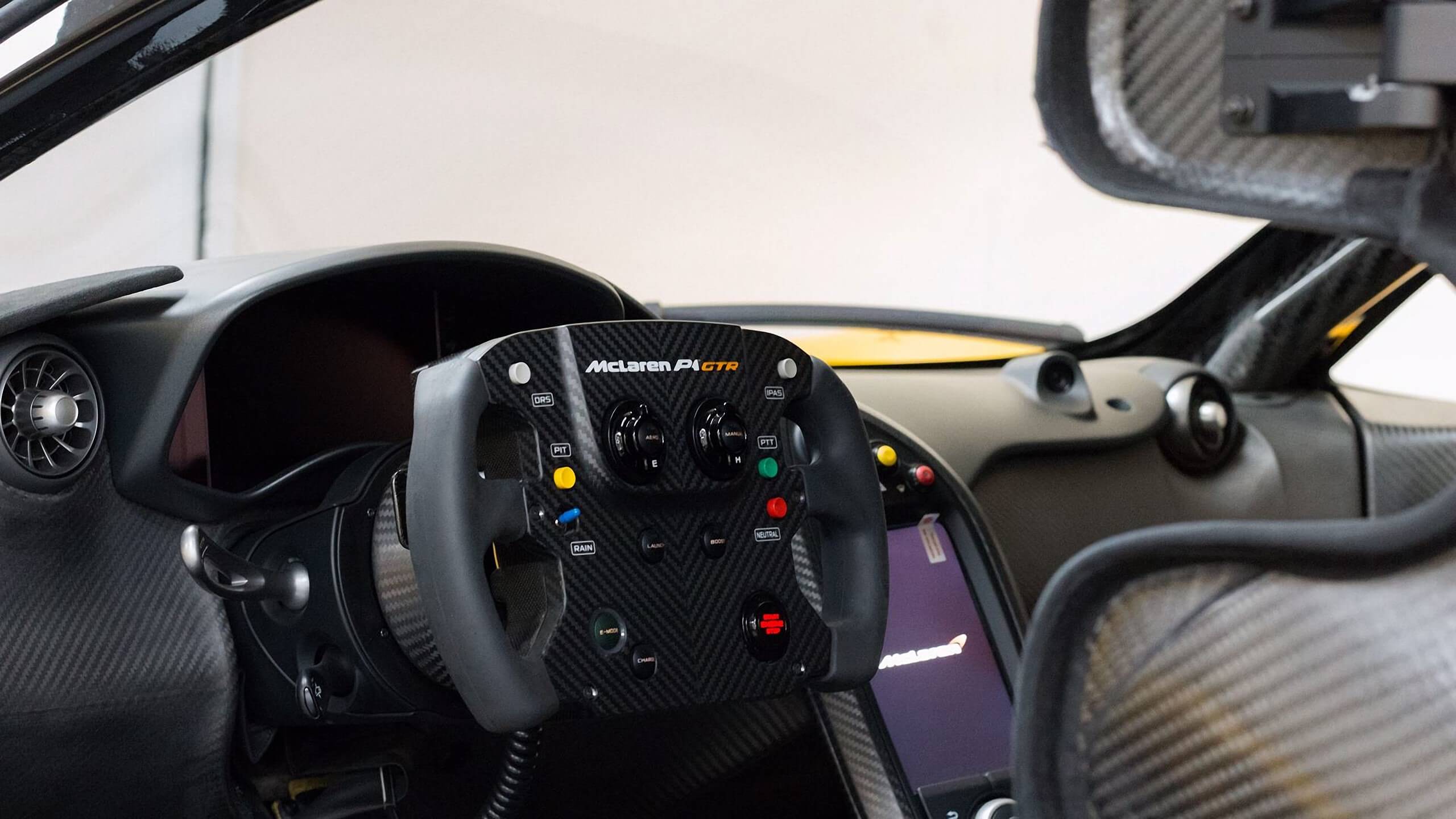 Mclaren P1 Interior